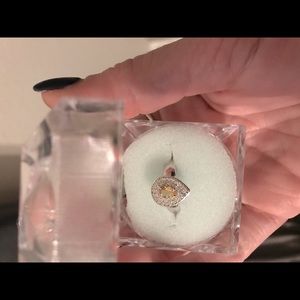 Size 7 engagement ring 10k white gold